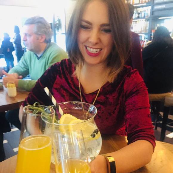 Meet your Posher, Christina - Picture 1 of 1